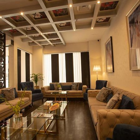 מנאמה Loumage Hotel & Suites מראה חיצוני תמונה