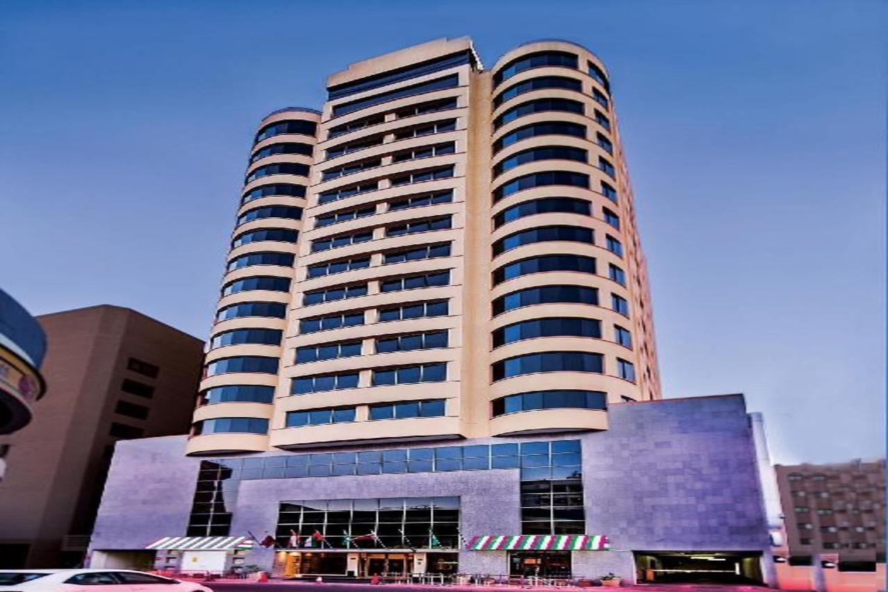 מנאמה Loumage Hotel & Suites מראה חיצוני תמונה