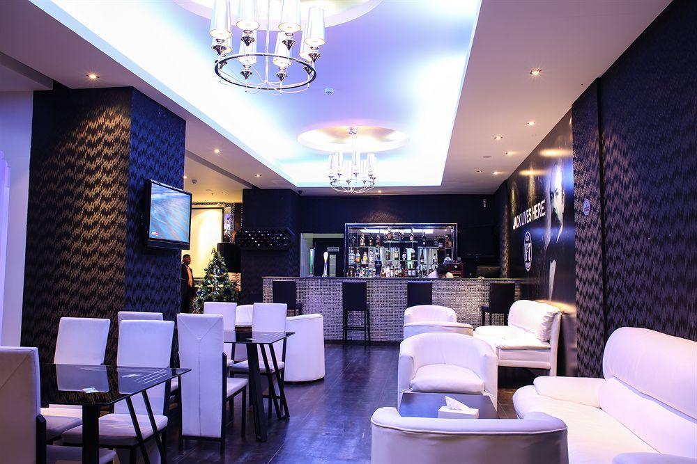 מנאמה Loumage Hotel & Suites מראה חיצוני תמונה