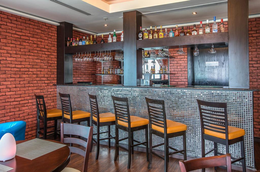 מנאמה Loumage Hotel & Suites מראה חיצוני תמונה