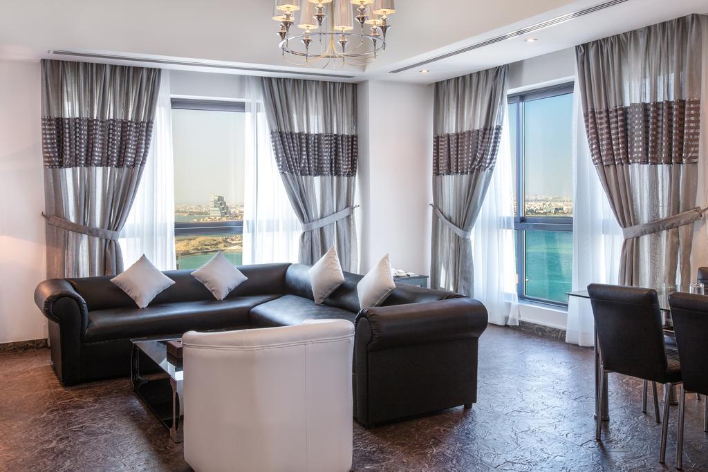 מנאמה Loumage Hotel & Suites מראה חיצוני תמונה