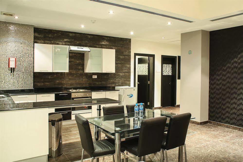 מנאמה Loumage Hotel & Suites מראה חיצוני תמונה