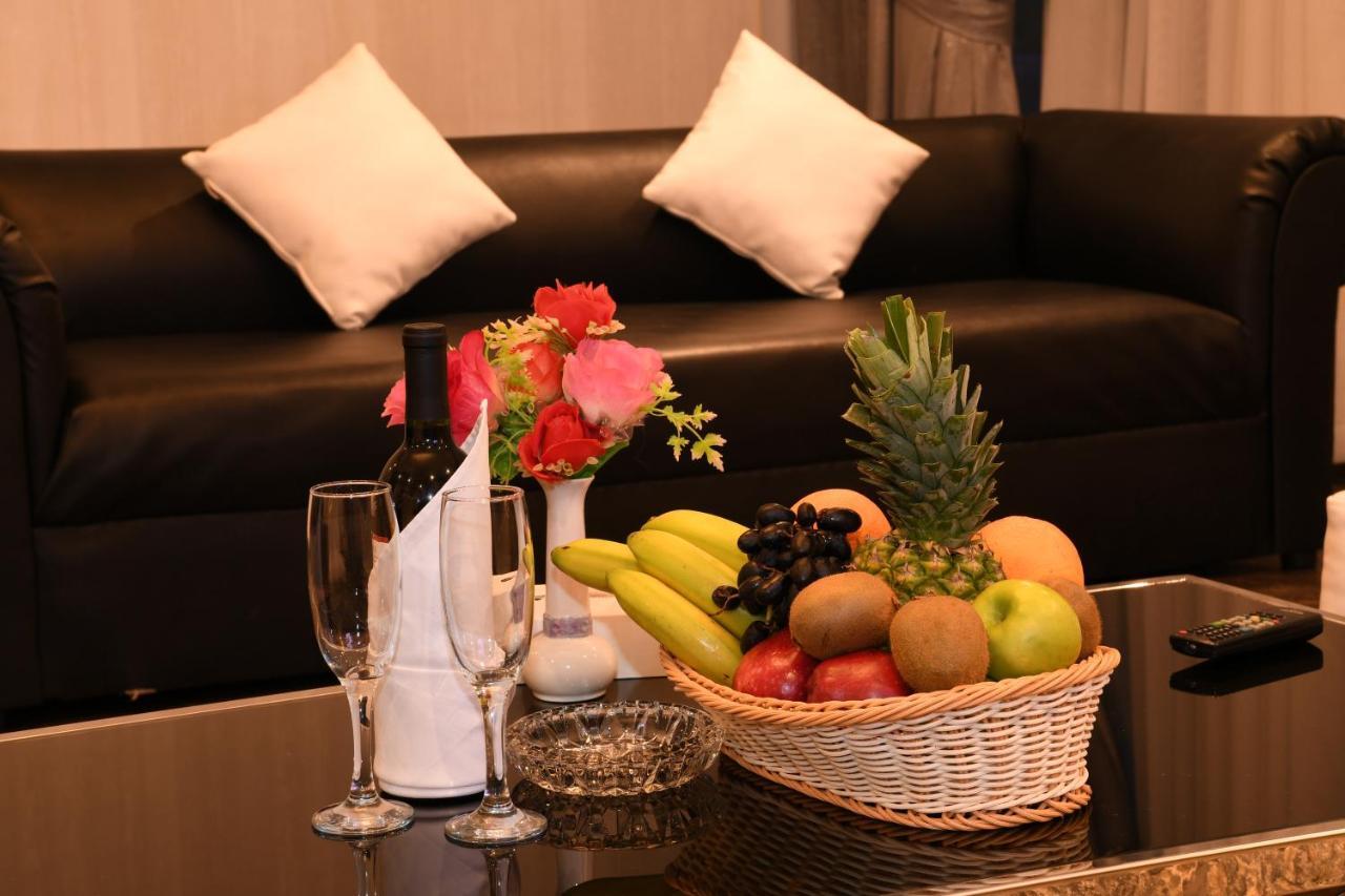מנאמה Loumage Hotel & Suites מראה חיצוני תמונה