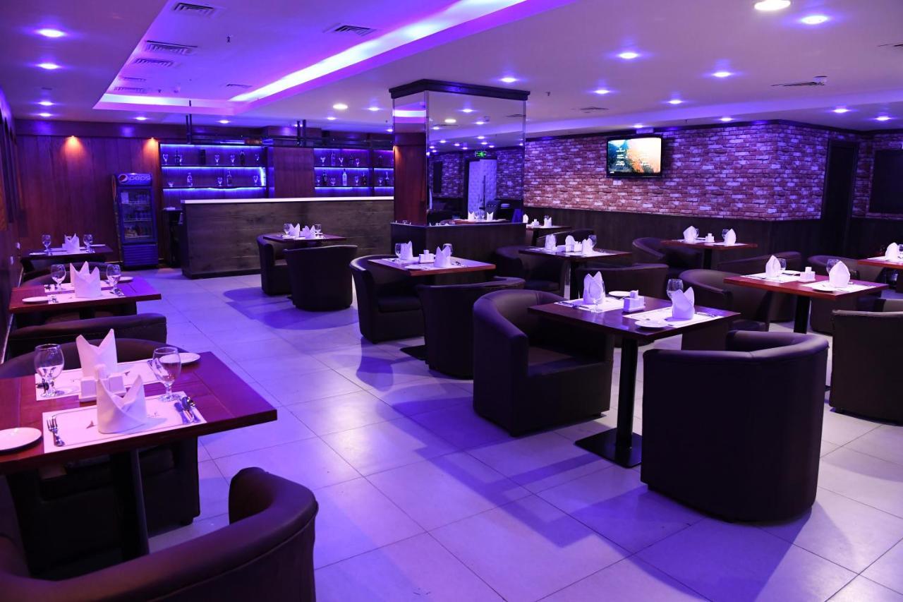 מנאמה Loumage Hotel & Suites מראה חיצוני תמונה