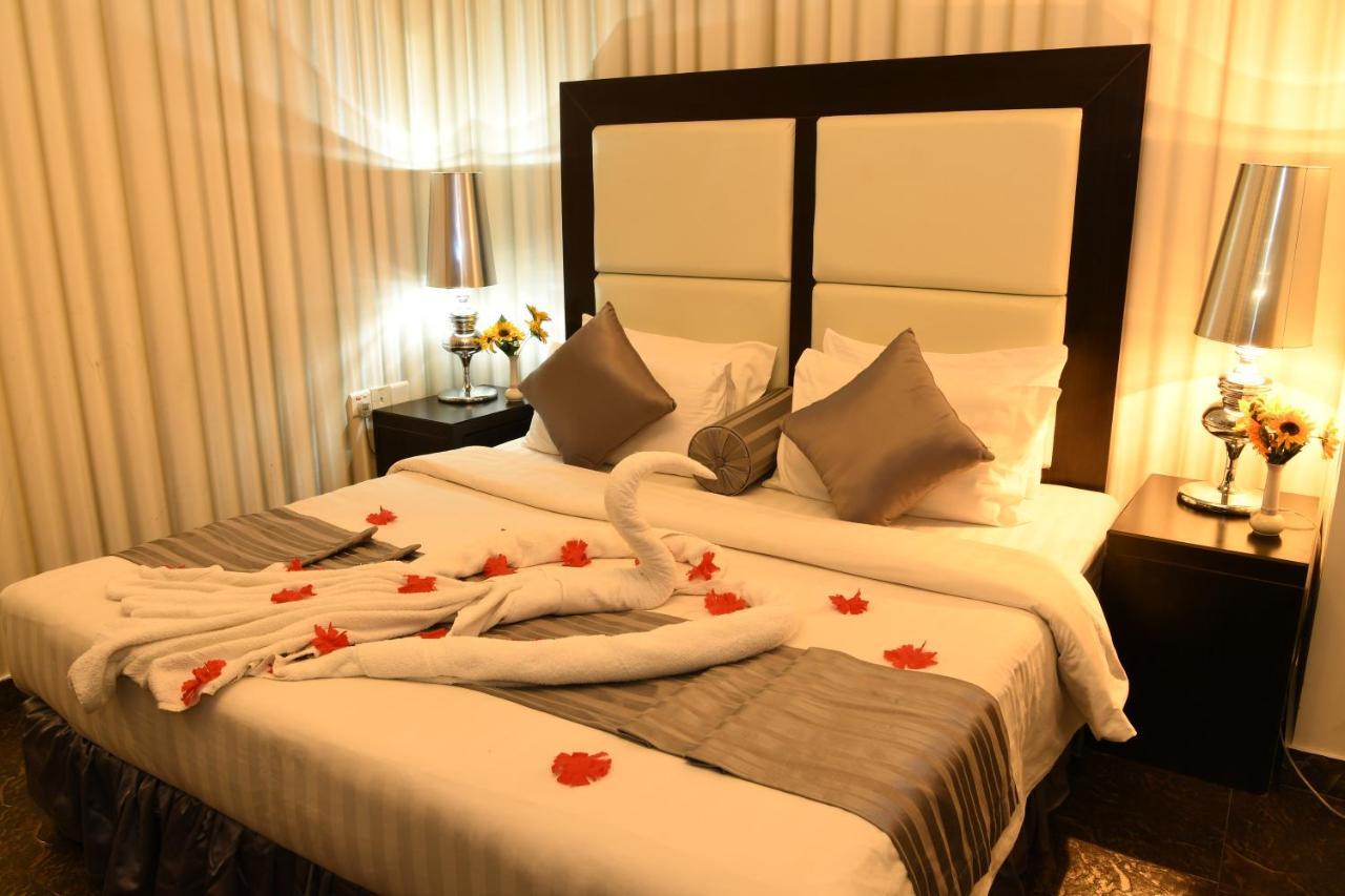 מנאמה Loumage Hotel & Suites מראה חיצוני תמונה